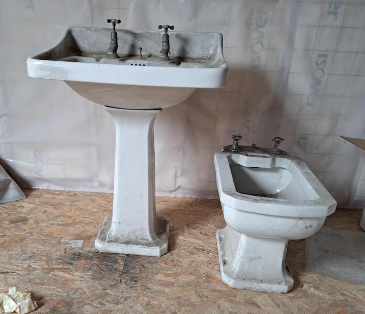 art deco wastafel + bidet blikvanger, Huis en Inrichting, Badkamer | Badkamermeubels, Gebruikt, Wasbak of Wastafel, Minder dan 100 cm