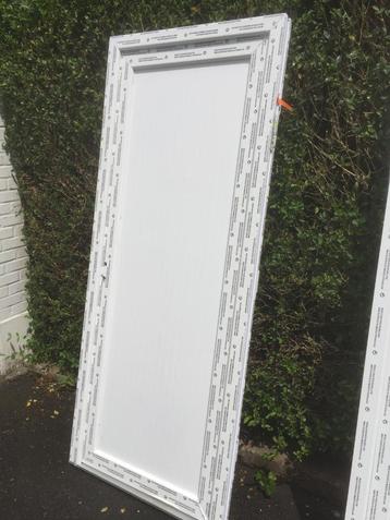 deur buitedeur beschikbaar voor biedingen