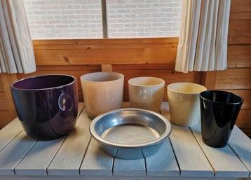 Stenen Bloempotten beschikbaar voor biedingen