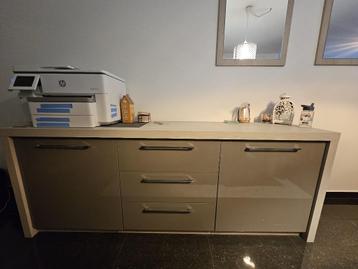 Dressoir beschikbaar voor biedingen
