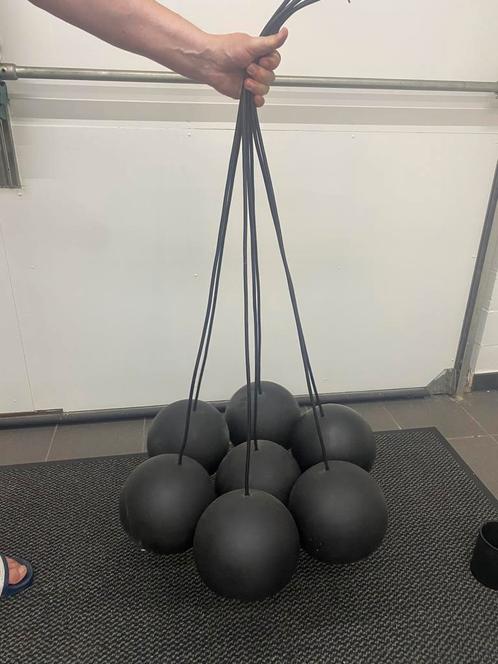 Moderne zwarte hanglamp met 7 bollen – industrieel design, Huis en Inrichting, Lampen | Hanglampen, Gebruikt, Metaal, Ophalen