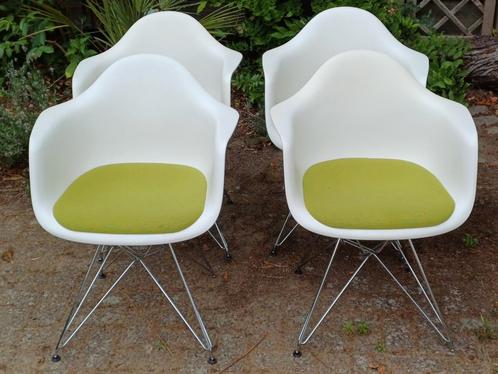 6 vintage retro design stoelen - Vitra Eames, Tuin en Terras, Tuinstoelen, Gebruikt, Overige materialen, Ophalen
