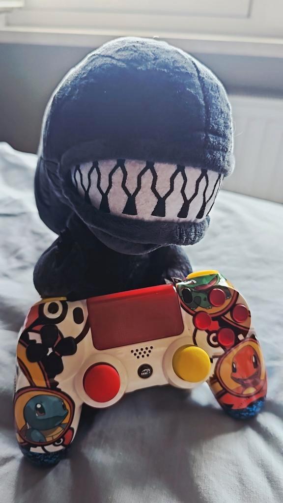 PS4 Battle Beaver Pokemon Custom Shop controller, Games en Spelcomputers, Spelcomputers | Sony Consoles | Accessoires, Zo goed als nieuw