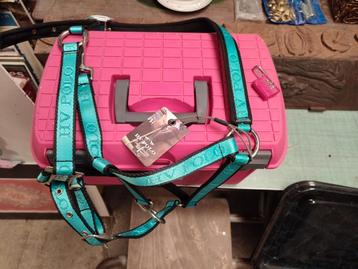 Valisette + licol neuf, + longe + accessoires voir descripti beschikbaar voor biedingen