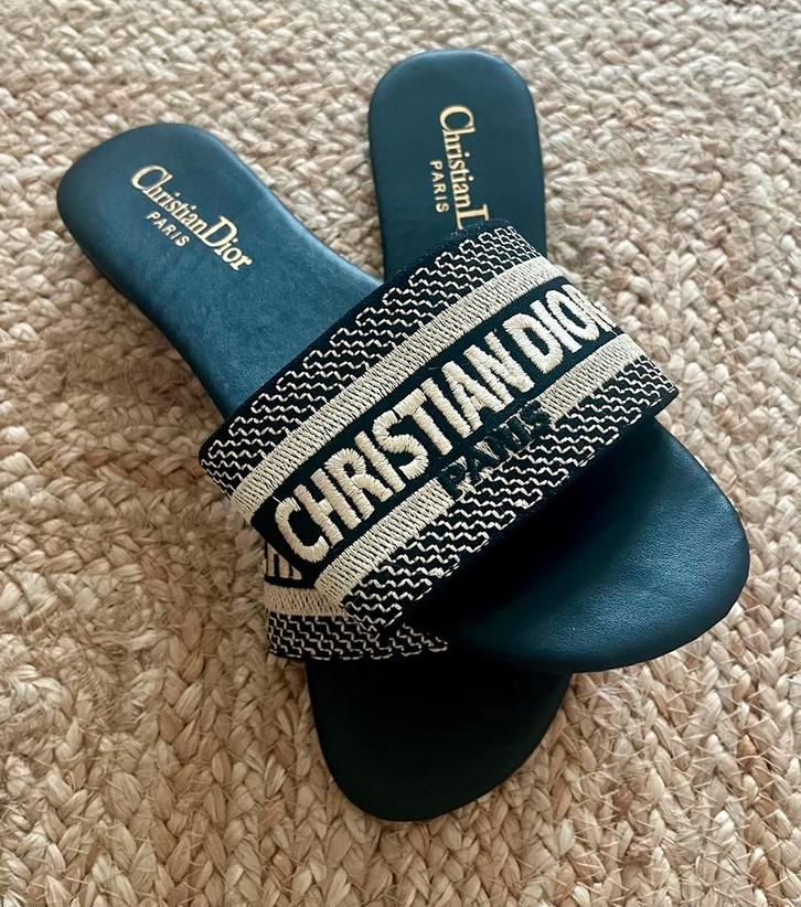 Slippertjes slippers Christian Dior zwart crème 37, Kleding | Dames, Schoenen, Nieuw, Slippers, Zwart, Ophalen of Verzenden