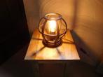 Lampe ronde en métal style industriel avec ampoule spéciale, Maison & Meubles, Lampes | Lampes de table, Comme neuf, Enlèvement