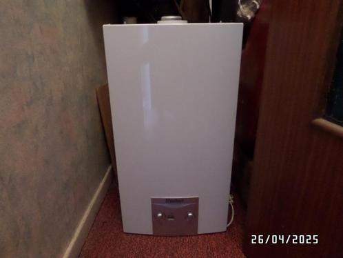 Chauffe eau TURBO MAG de VAILLANT, Doe-het-zelf en Bouw, Chauffageketels en Boilers, Zo goed als nieuw, Boiler, Aardgas, Minder dan 20 liter