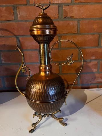 Koperen theekan beschikbaar voor biedingen