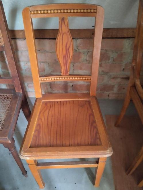 Oude stoel in goede staat, ideaal voor slaapkamer/badkamer, Antiek en Kunst, Antiek | Meubels | Stoelen en Sofa's, Ophalen