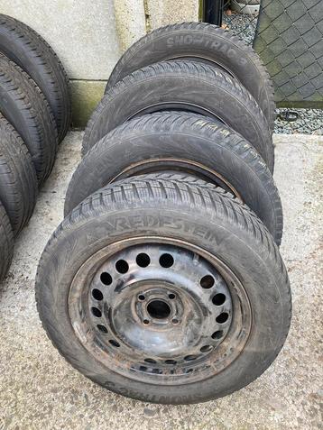 Banden met velgen  beschikbaar voor biedingen