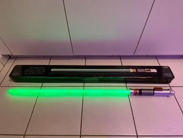 Luke Skywalker Force FX Lightsaber Collectible beschikbaar voor biedingen