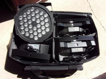 ensemble de 4 spot led avec commande a louer, Enlèvement, LED