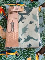 Nieuwe fleece pyjama met dino's - Maat 116 / 122, Ophalen of Verzenden, Nieuw, Jongen, Nacht- of Onderkleding