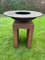 Hout BBQ uit cortensstaal op steun., Tuin en Terras, Ophalen, Gebruikt