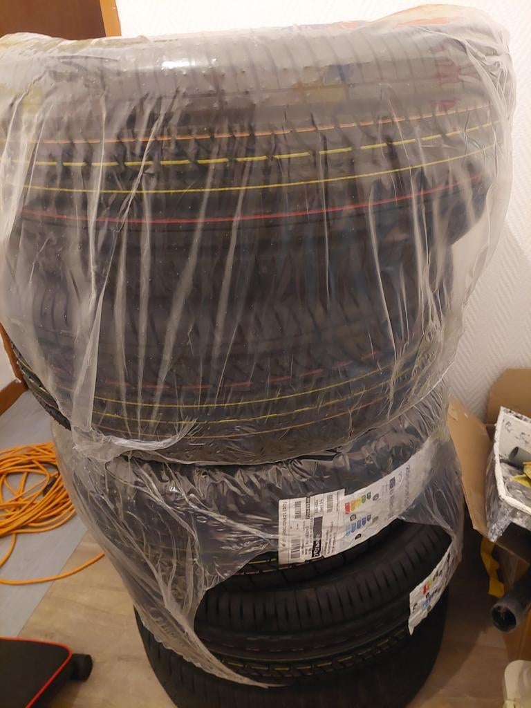 4 Pneus neuf 205/55/r16  91v, Autos : Pièces & Accessoires, Enlèvement ou Envoi