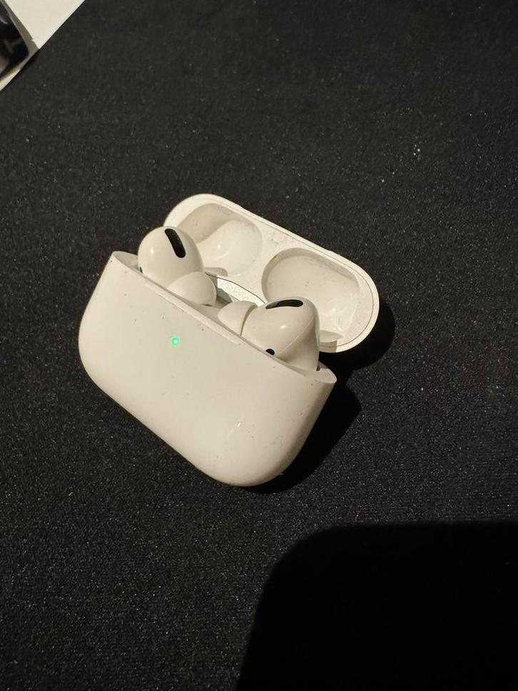 Apple Airpods Pro inclusief oplaadcase, Telecommunicatie, Mobiele telefoons | Oordopjes, Zo goed als nieuw, Ophalen