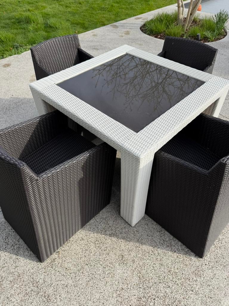 Mooie wicker tuinset: tafel + 4 stoelen, Tuin en Terras, Tuinsets en Loungesets, Ophalen, 4 zitplaatsen, Zo goed als nieuw, Wicker