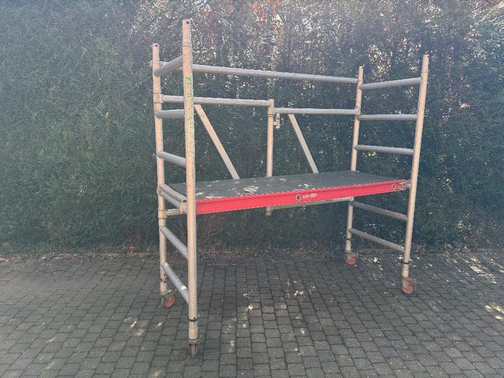 À VENDRE ECHAFAUDAGE ROULANT ALU, Bricolage & Construction, Échafaudages, Utilisé, Échafaudage fixe ou roulant, Moins de 2 mètres