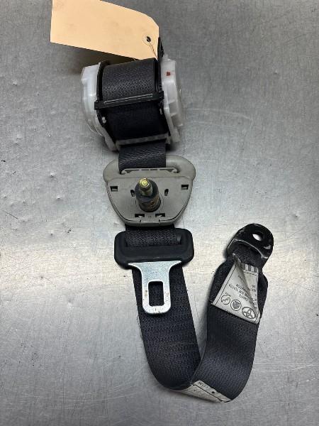 CEINTURE DE SECURITE ARRIERE DROITE Corolla Verso (E12), Utilisé, Toyota