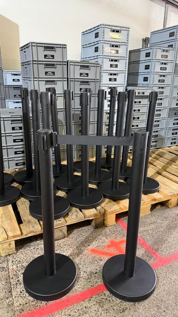 16 poteaux de séparation quasi neufs, Divers, Accessoires de bureau, Comme neuf, Enlèvement