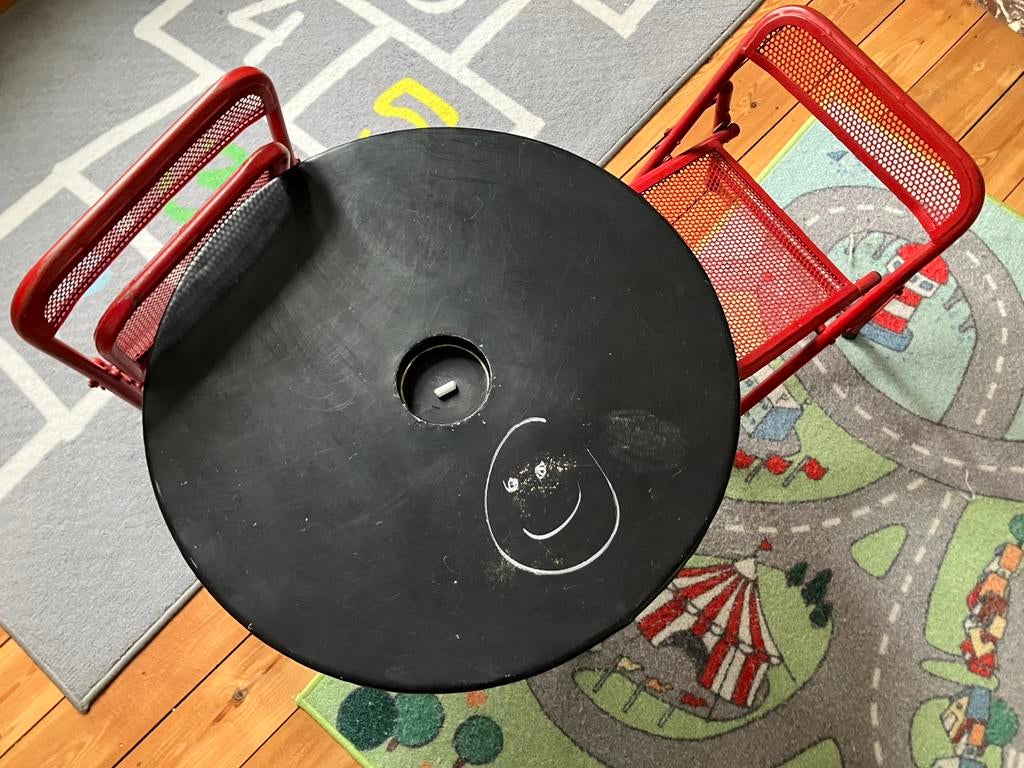 Table à dessiner avec chaises, Enlèvement, Utilisé