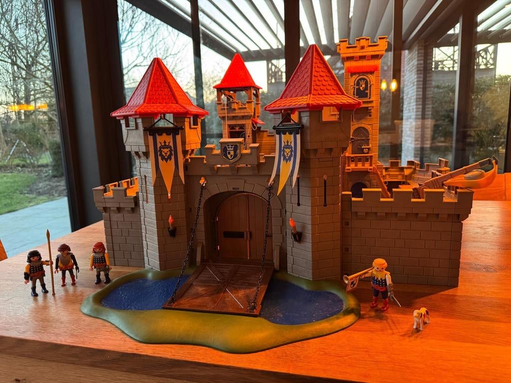 Playmobil kasteel, Ophalen