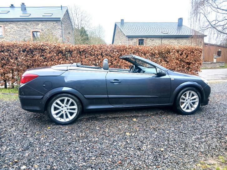 OPEL ASTRA TWINTOP COSMO 1.9CDTI 98500KM, Auto's, Opel, Particulier, Astra, Adaptive Cruise Control, Airbags, Boordcomputer, Centrale vergrendeling