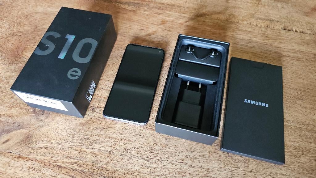 Samsung Galaxy S10E, Telecommunicatie, Gebruikt, Zwart, Touchscreen, Ophalen of Verzenden