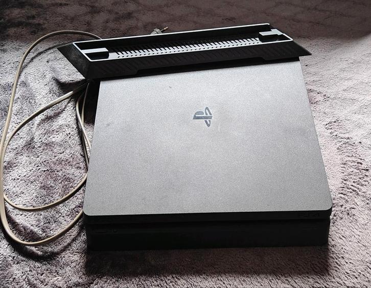 PS4 Slim 1TB met CFW, Games en Spelcomputers, Spelcomputers | Sony PlayStation 4, Refurbished, Slim, 1 TB, Zonder controller, Met games