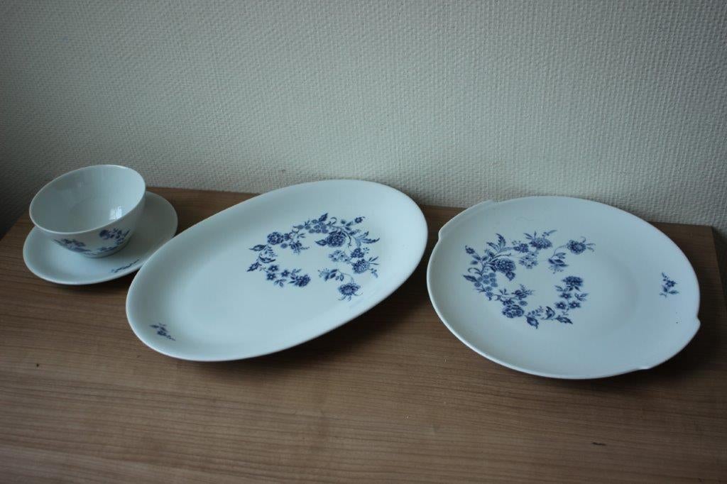 Serveerschalen wit met blauwe bloemen, Ophalen of Verzenden