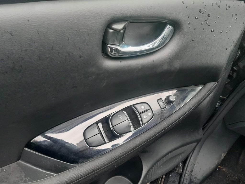 INTERRUPTEUR D'ALIMENTATION DES RETROVISEURS Leaf (ZE0), Utilisé, Nissan