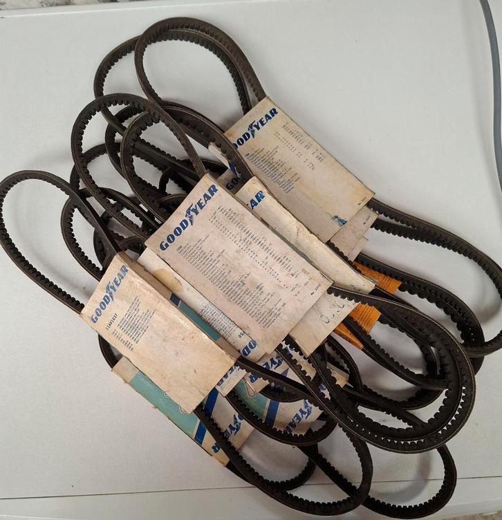 courroies  MATRA  Porsche Ford Peugeot........, Auto-onderdelen, Overige Auto-onderdelen, Citroën, Fiat, Ford, Oldtimer onderdelen