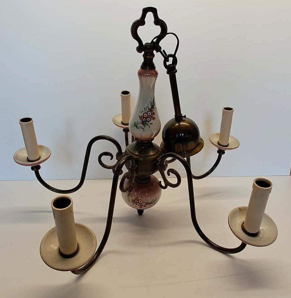 Lustre vintage 5 branches en laiton patiné et porcelaine, Enlèvement, Utilisé, Autres matériaux, Italien milieu XXe siècle