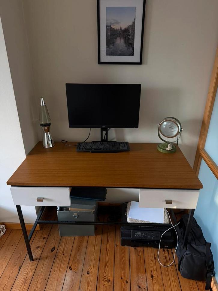 Vintage houten bureau, Huis en Inrichting, Bureaus, Zo goed als nieuw, Computerbureau, Overige merken, Vintage, Hout, Bruin, Met lades