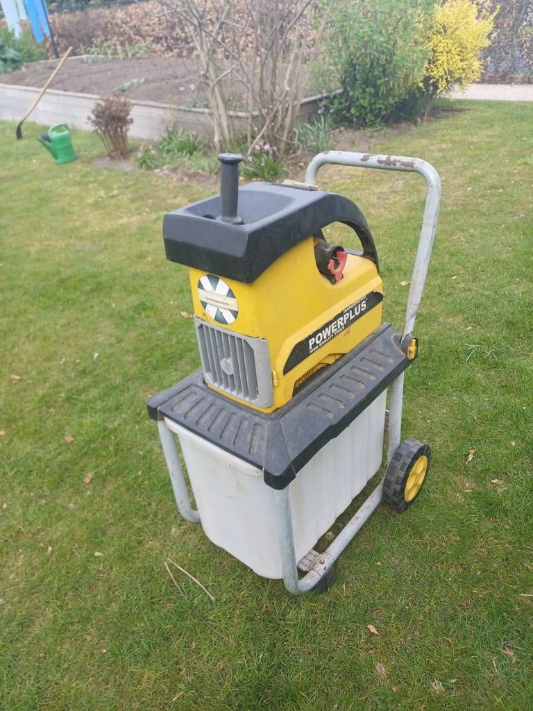 Zeer krachtige hakselaar, Électrique, Sac de ramassage, Enlèvement, Utilisé