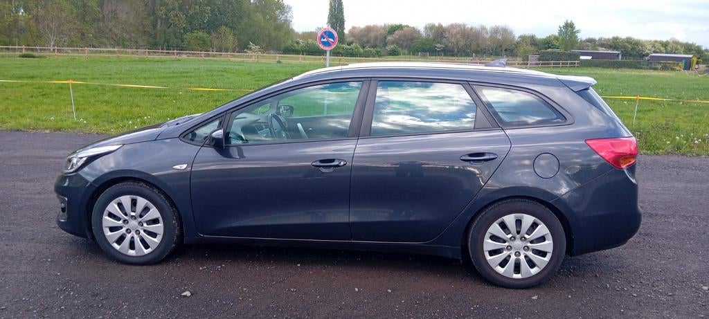 Kia Ceed Sw, Autos, Kia, Argent ou Gris, Euro 6, Boîte manuelle, Entretenue par le concessionnaire