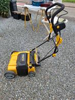 Verticuteermachine Power Plus, Ophalen, Zo goed als nieuw, Elektrisch, Powerplus