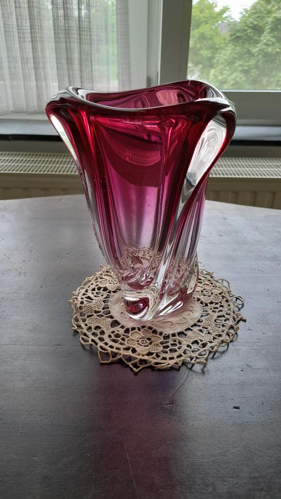 Rode vaas Val St Lambert, Enlèvement