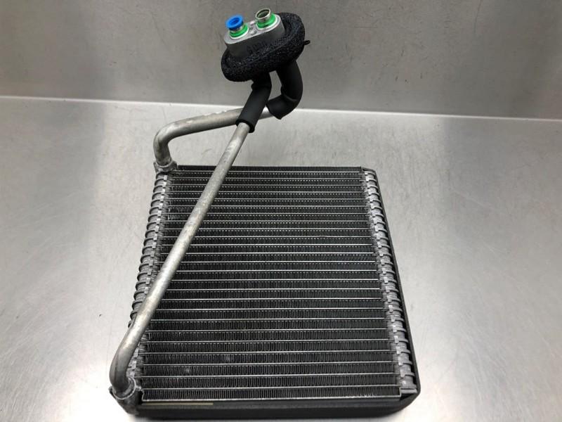 AIRCOVERDAMPER Kia Venga (01-2010/03-2019), Gebruikt, Kia