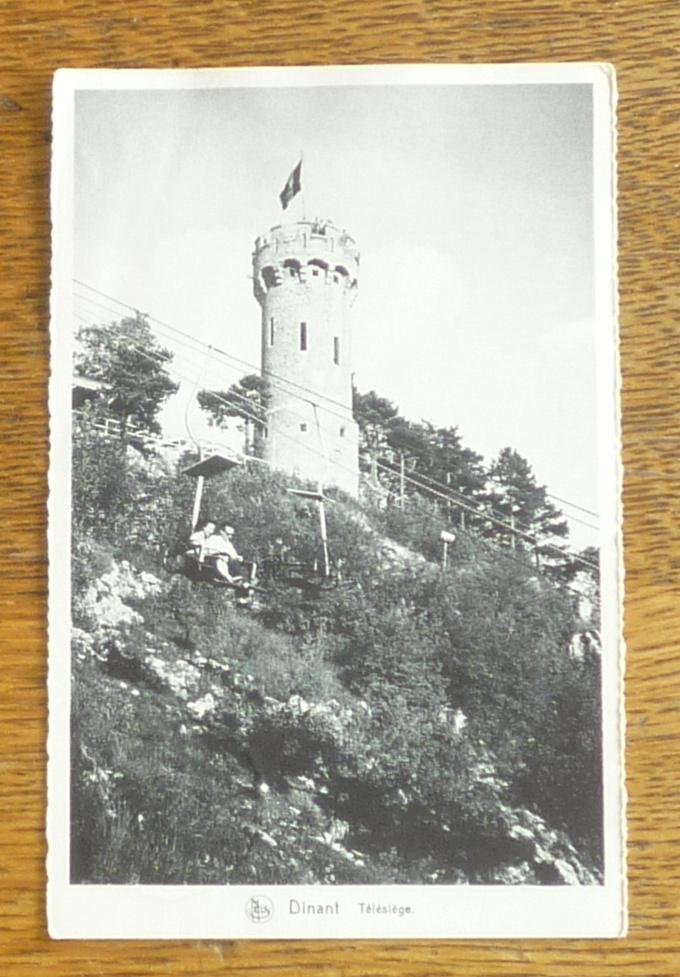Carte postale : Dinant , le télésiége et tour de Montfat, Ophalen of Verzenden, Gelopen, Namen