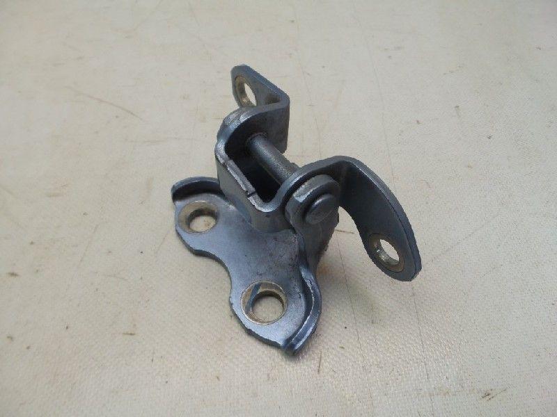CHARNIERE DE PORTE ARRIÈRE DROITE Toyota Yaris III (P13), Utilisé, Toyota