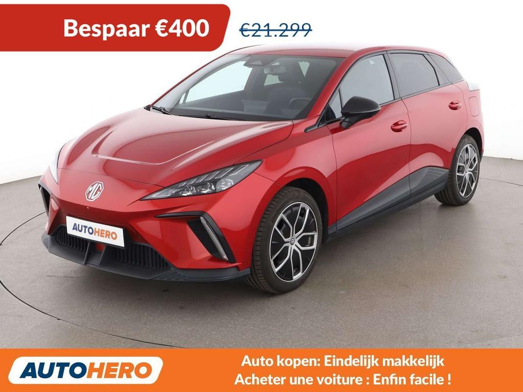 MG MG4 electric drive 150 kW Luxury (bj 2023, automaat), Auto's, MG, Automaat, Achterwielaandrijving, Gebruikt, Zwart