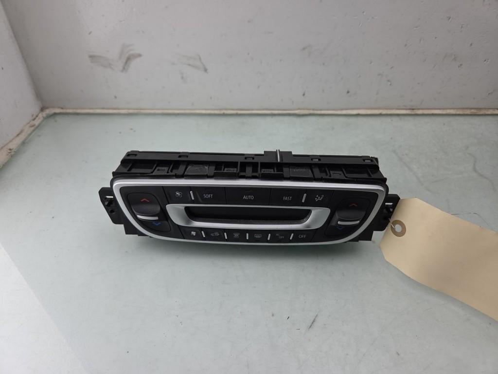 PANNEAU DE COMMANDE CHAUFFAGE CLIMATISATION (|275100007R|), Renault, Utilisé, Peter-Huppertz-Straße 5
51063  Köln, DE, Dialog.deutschland@renault.de