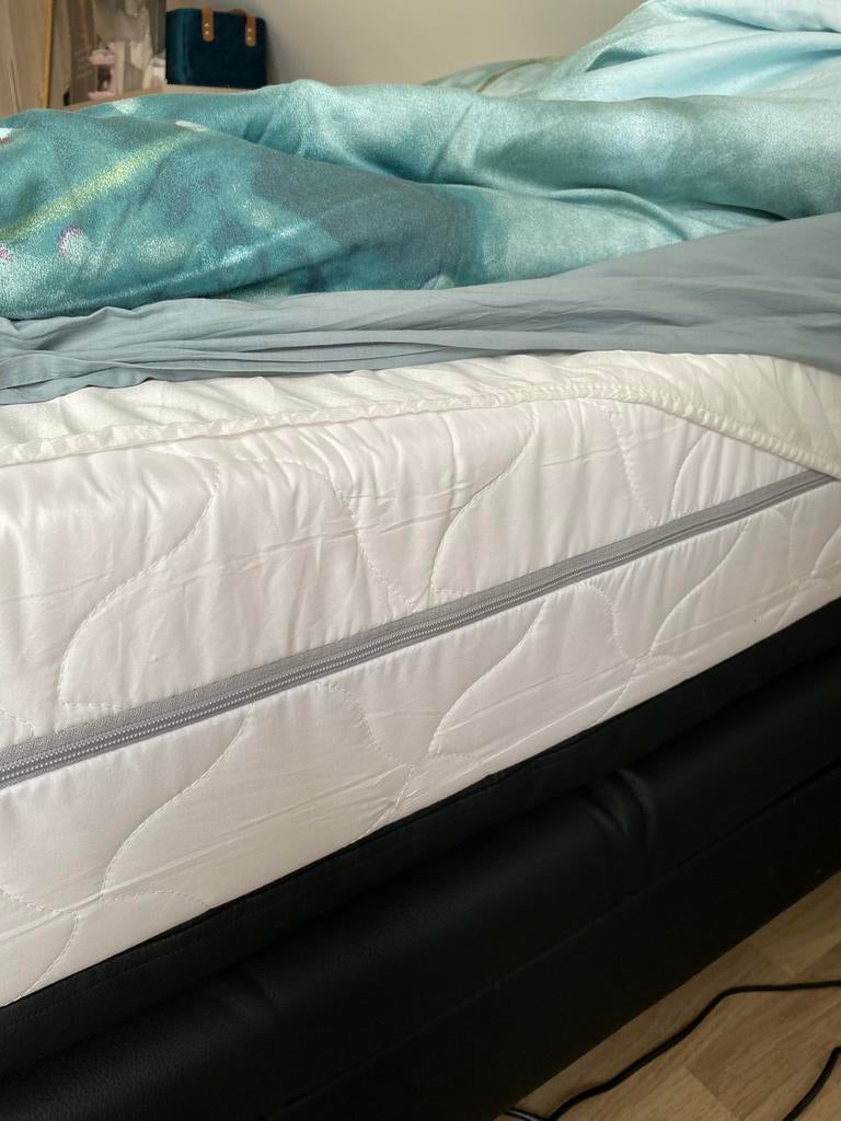 Lit en cuir noir 1,20 m, Queen size, 210 cm, Comme neuf, Enlèvement