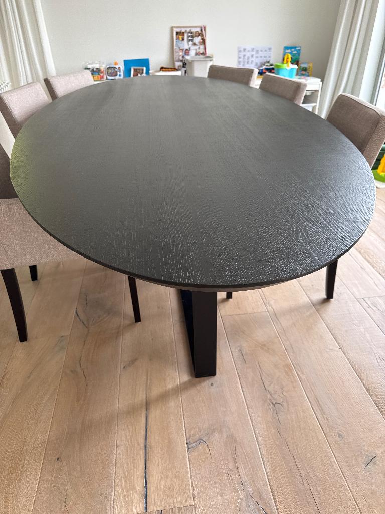 Grote eettafel Charrell, Ophalen