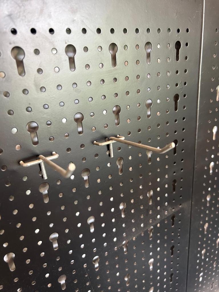 Gereedschapswand met bijhorende haken, Doe-het-zelf en Bouw, Ophalen, Zo goed als nieuw