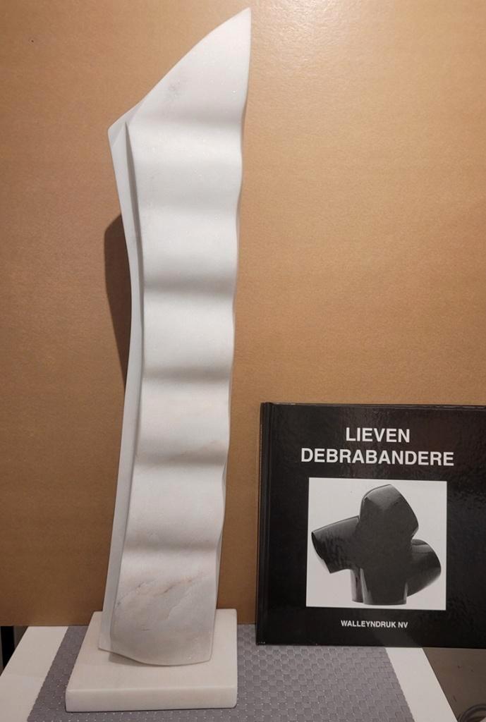 Lieven DEBRABANDERE, beeld in Aurora-marmer, Antiquités & Art, Art | Sculptures & Bois, Enlèvement