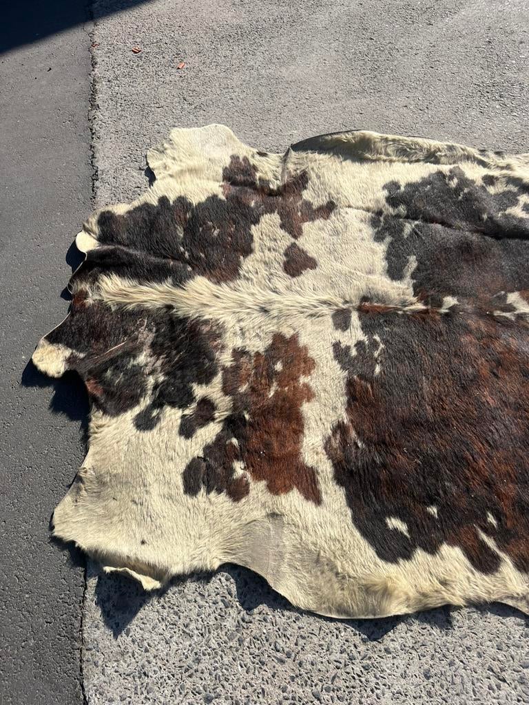 koeienhuid (vloerkleed/tapijt), Huis en Inrichting, Stoffering | Tapijten en Vloerkleden, Ophalen, Zo goed als nieuw, Wit