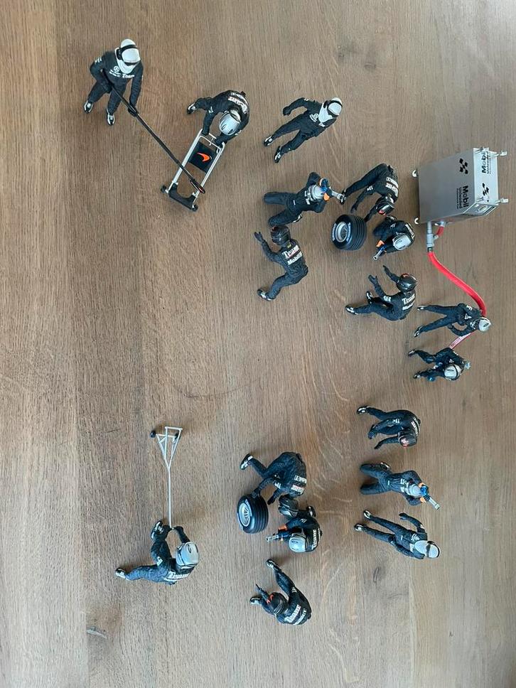 Mclaren 1:18 pitstop pitcrew, Hobby & Loisirs créatifs, Voitures miniatures | 1:18, Comme neuf, Enlèvement ou Envoi