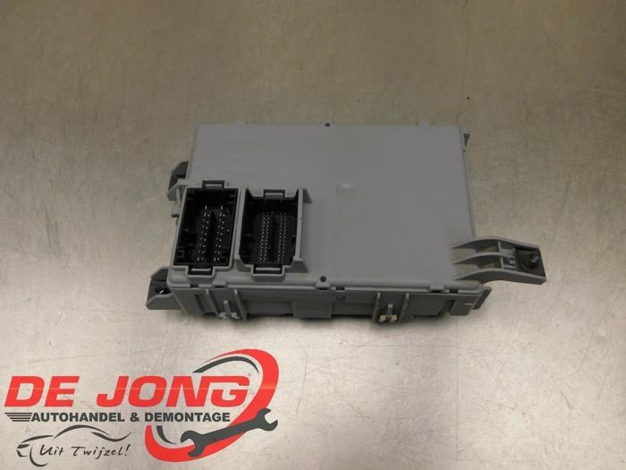 Boîte à fusibles d'un Ford KA, Autos : Pièces & Accessoires, -, 3 mois de garantie, -, -